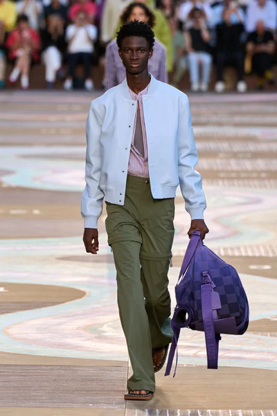 Look 30